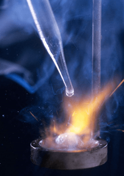 水對高氯酸銨的影響